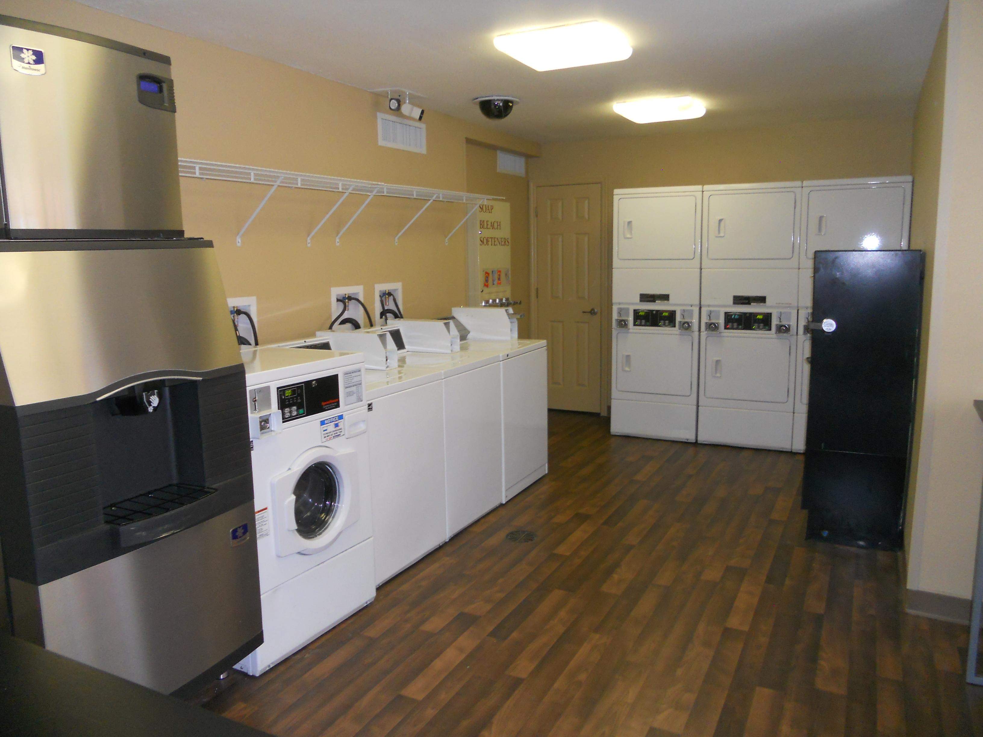 Extended Stay America Suites - Orlando - Convention Center - Universal Blvd Williamsburg Екстериор снимка