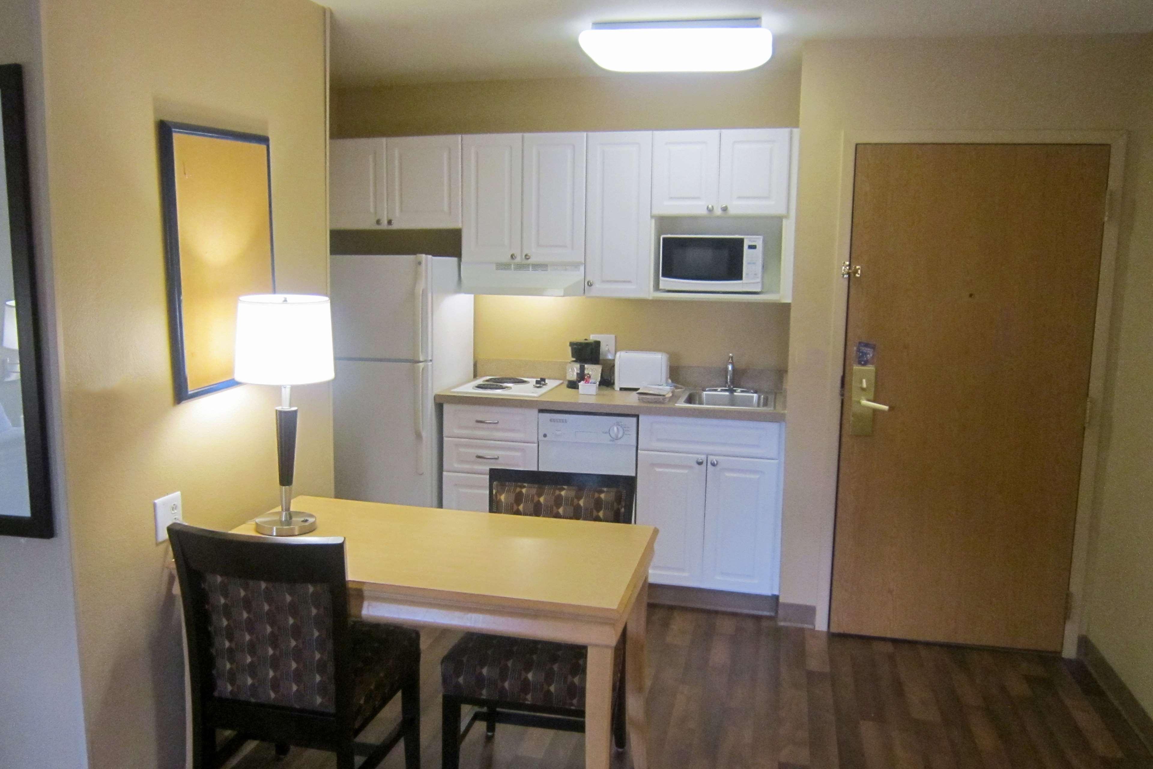 Extended Stay America Suites - Orlando - Convention Center - Universal Blvd Williamsburg Екстериор снимка