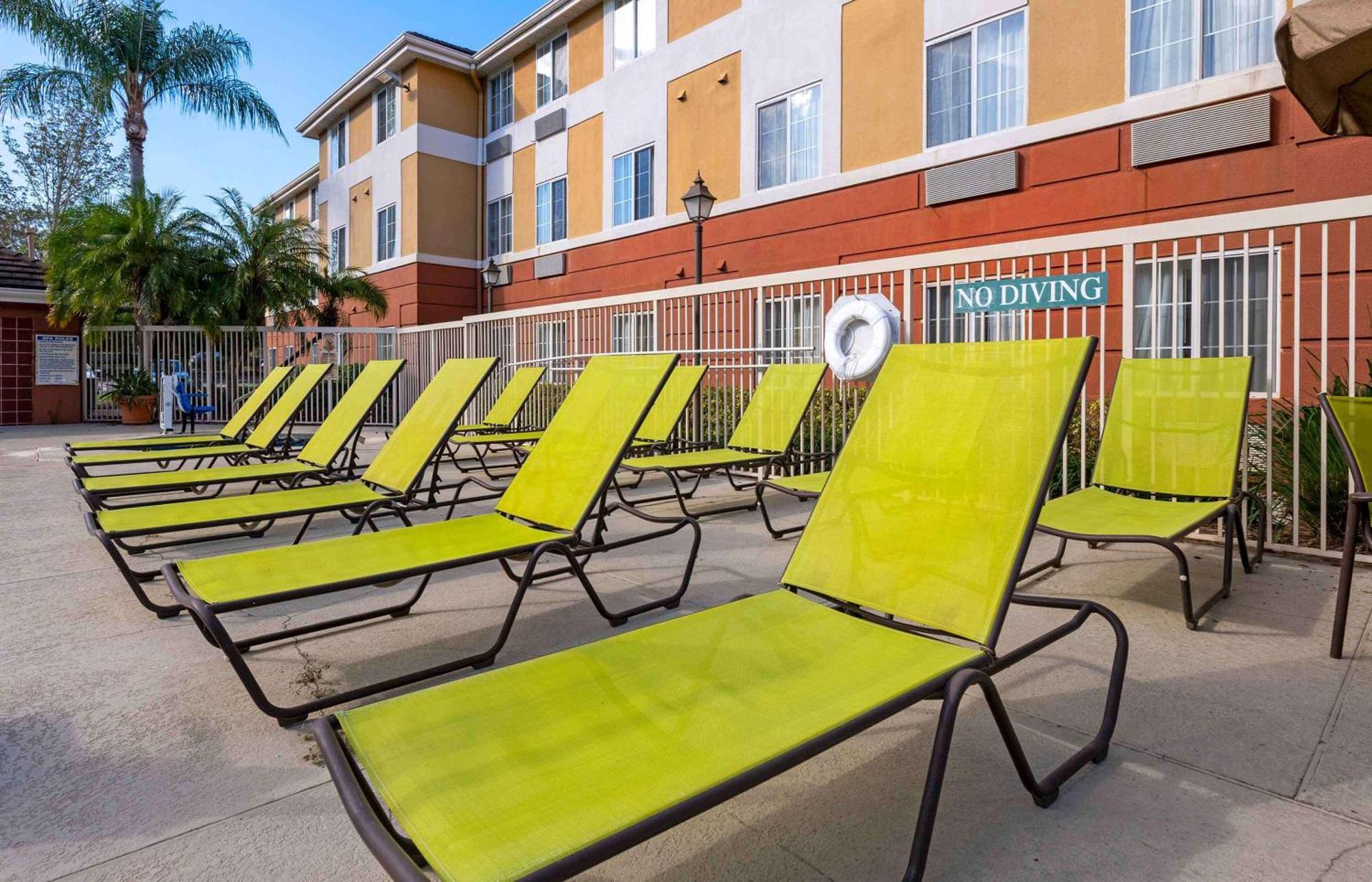 Extended Stay America Suites - Orlando - Convention Center - Universal Blvd Williamsburg Екстериор снимка