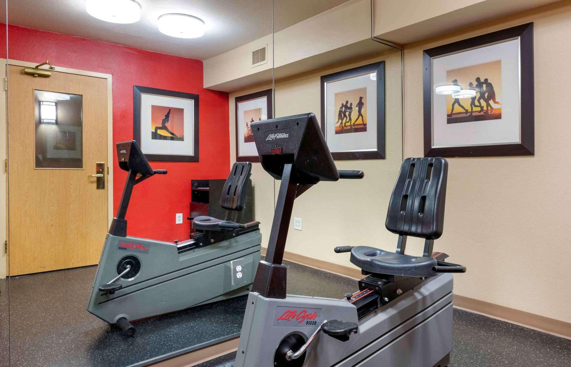 Extended Stay America Suites - Orlando - Convention Center - Universal Blvd Williamsburg Екстериор снимка