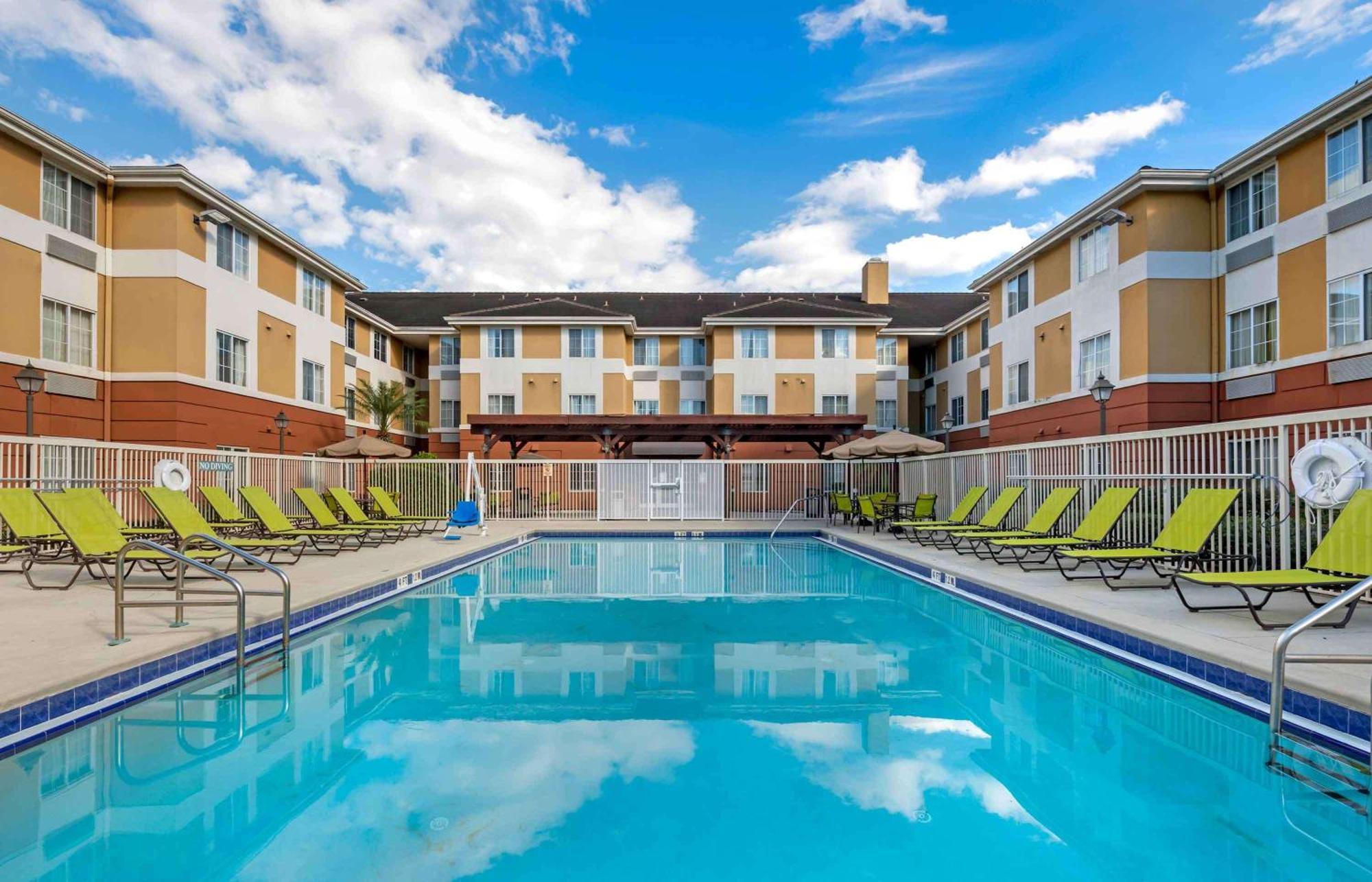 Extended Stay America Suites - Orlando - Convention Center - Universal Blvd Williamsburg Екстериор снимка