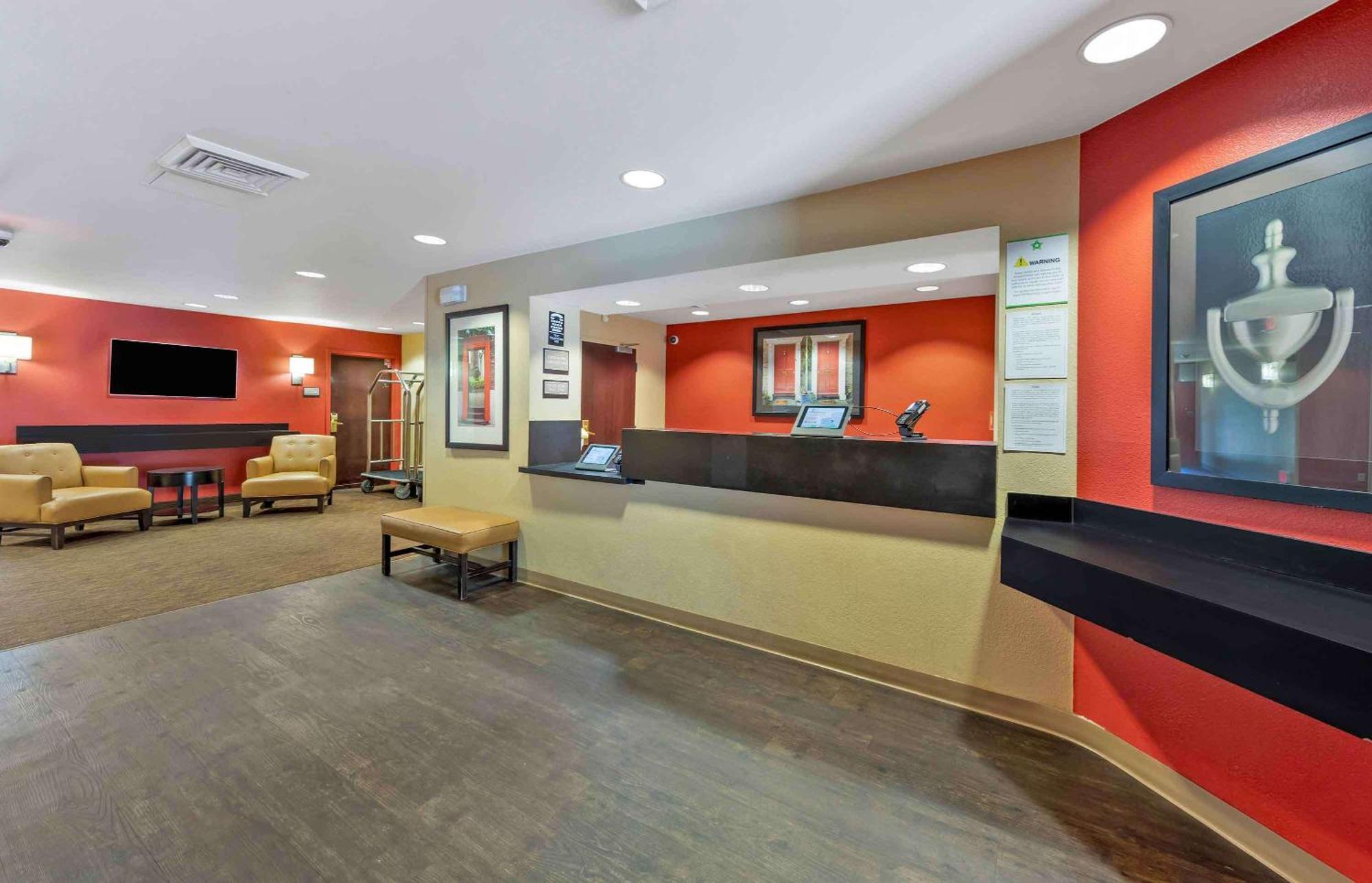 Extended Stay America Suites - Orlando - Convention Center - Universal Blvd Williamsburg Екстериор снимка